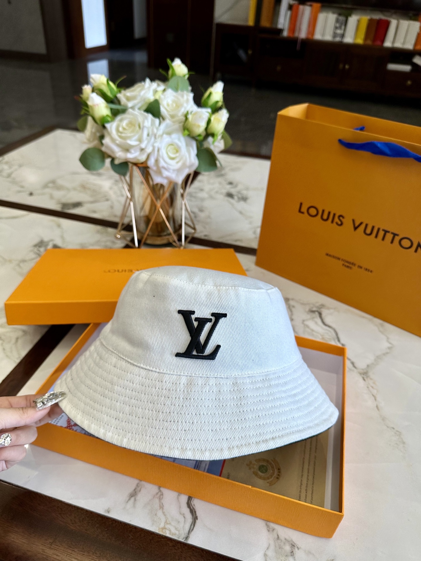 LV hat model 56